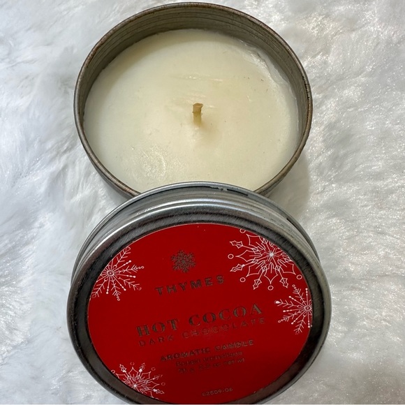 Thymes Hot Cocoa Dark Chocolate Travel Tin Candle 2.5 oz NEW GIFT - Picture 2 of 3